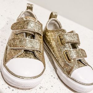 Like new gold glitter converse